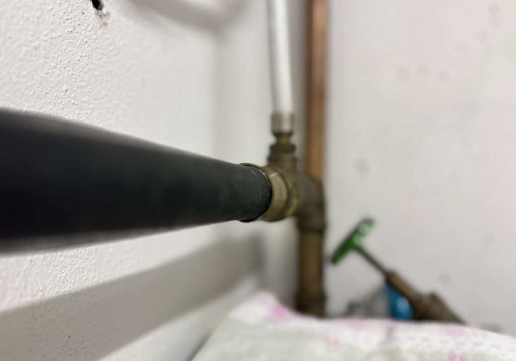 IMG_5687 Welche Versicherung zahlt Abwasserschaden? Abwasserleitung