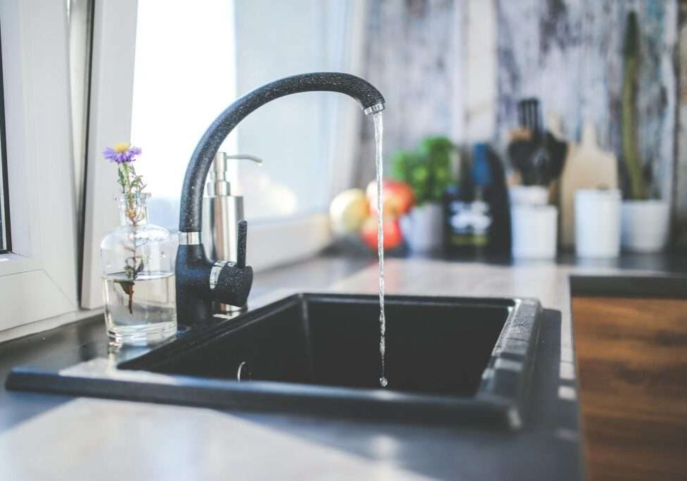 pexels-kaboompics-6256 wasserschaden in der wohnung, bekämpfen und beseitigen